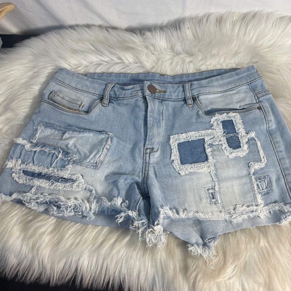 BlankNYC Upcycled Patched Denim Mid Rise Shorts Sz 3